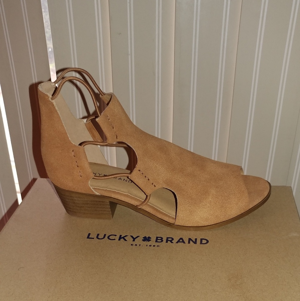 Girls Lucky Brand Shoes size 1 youth